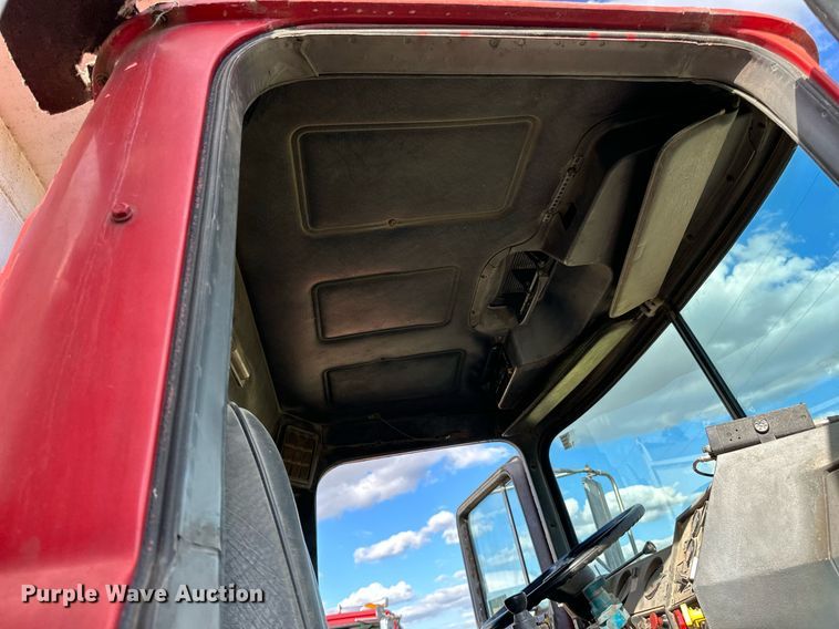 image for item DP8542 1990 Mack RD690S dump truck