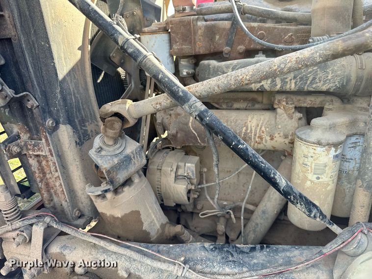 image for item DP8542 1990 Mack RD690S dump truck