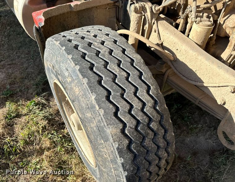 image for item DP8542 1990 Mack RD690S dump truck