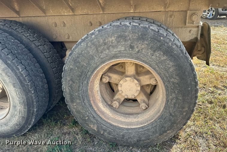 image for item DP8542 1990 Mack RD690S dump truck