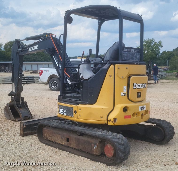 image for item DQ3678 2016 John Deere  35G mini excavator