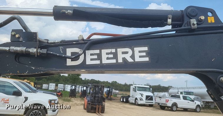 image for item DQ3678 2016 John Deere  35G mini excavator