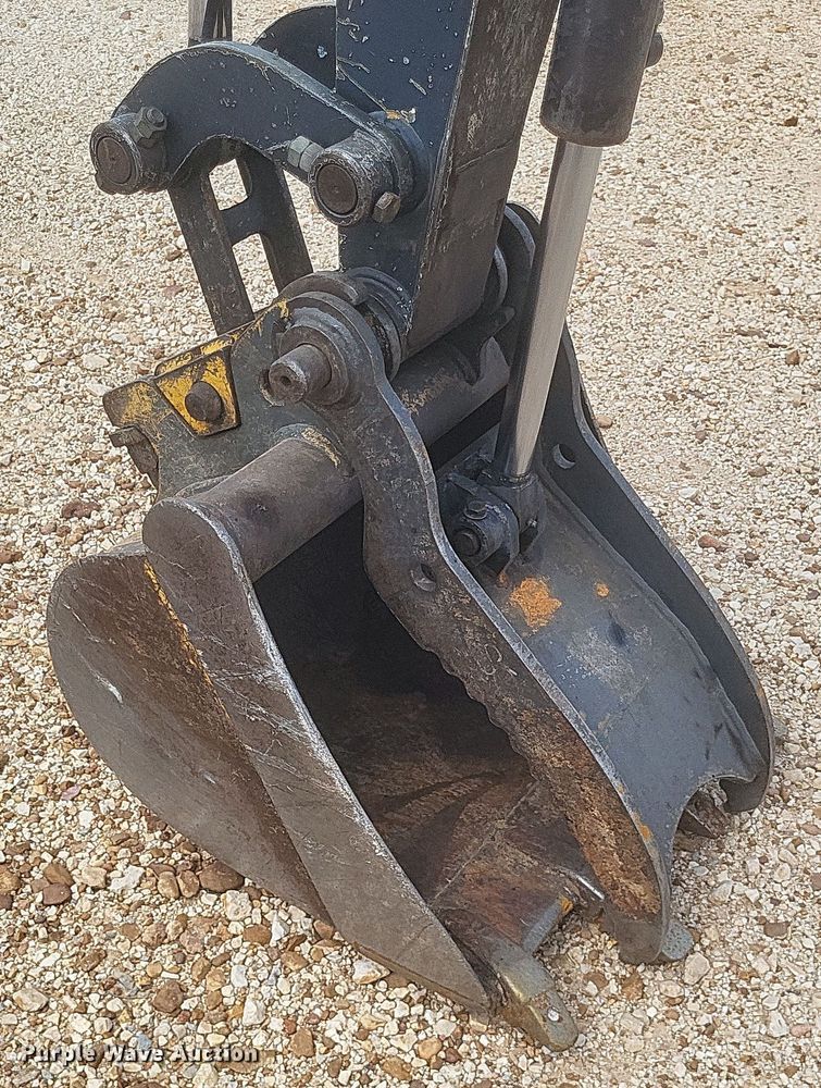 image for item DQ3678 2016 John Deere  35G mini excavator