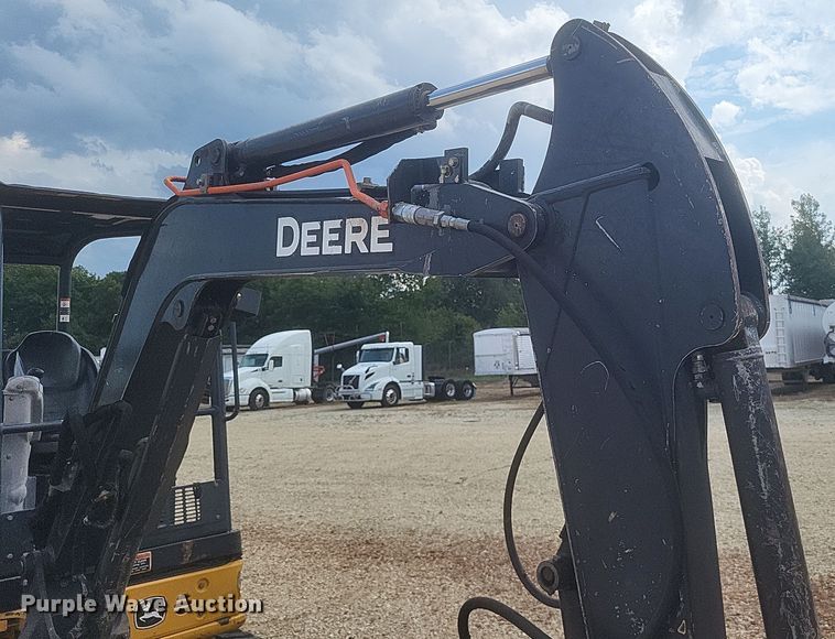 image for item DQ3678 2016 John Deere  35G mini excavator