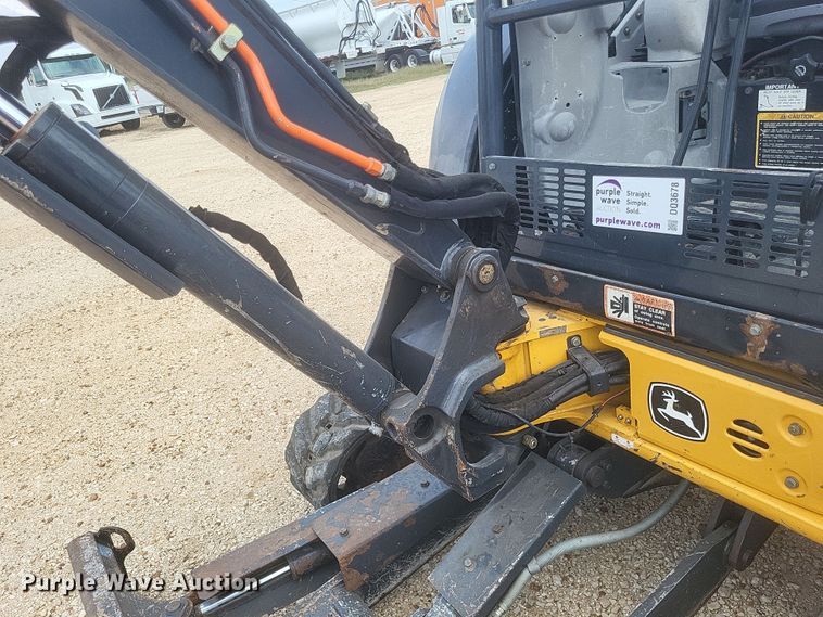 image for item DQ3678 2016 John Deere  35G mini excavator