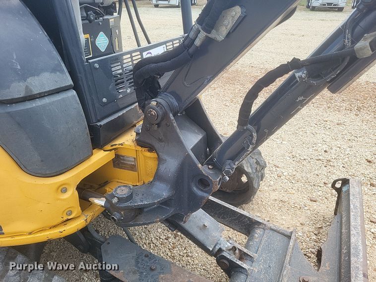 image for item DQ3678 2016 John Deere  35G mini excavator