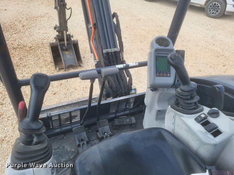 image for item DQ3678 2016 John Deere  35G mini excavator