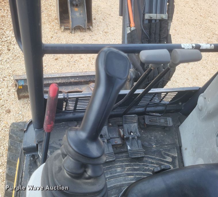 image for item DQ3678 2016 John Deere  35G mini excavator