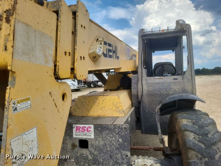image for item DQ3679 Gehl RS8-42 telehandler