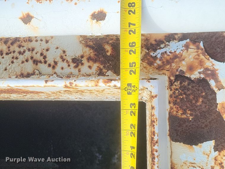 image for item DQ3691 1993 International  8100 water truck