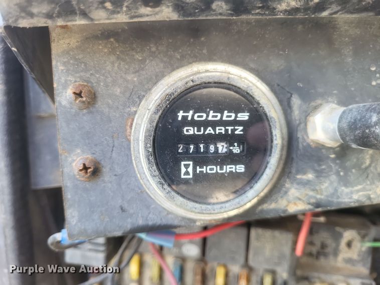 image for item DQ3691 1993 International  8100 water truck