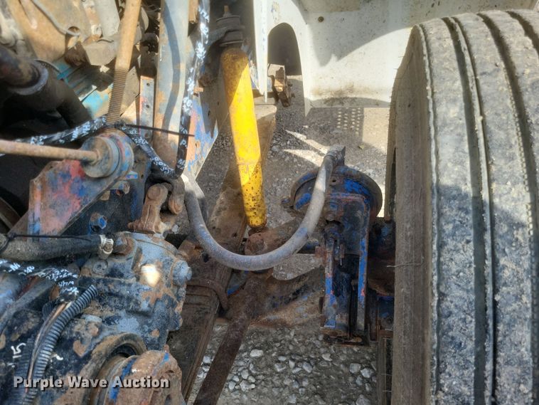 image for item DQ3691 1993 International  8100 water truck