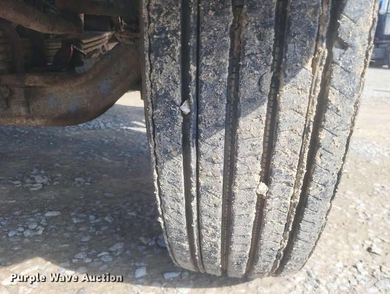 image for item DQ3691 1993 International  8100 water truck