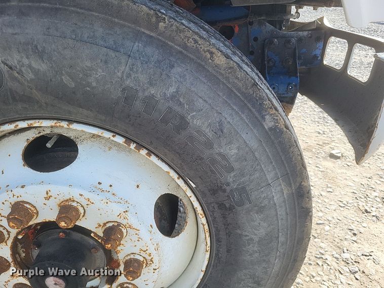 image for item DQ3691 1993 International  8100 water truck