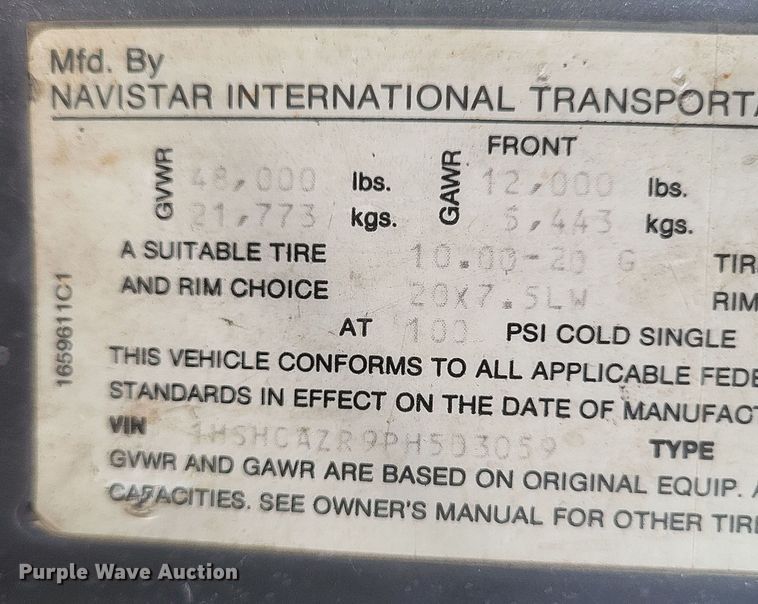 image for item DQ3691 1993 International  8100 water truck