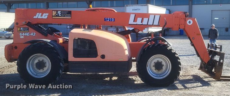 image for item DQ3697 2007 JLG 644E-42 telehandler