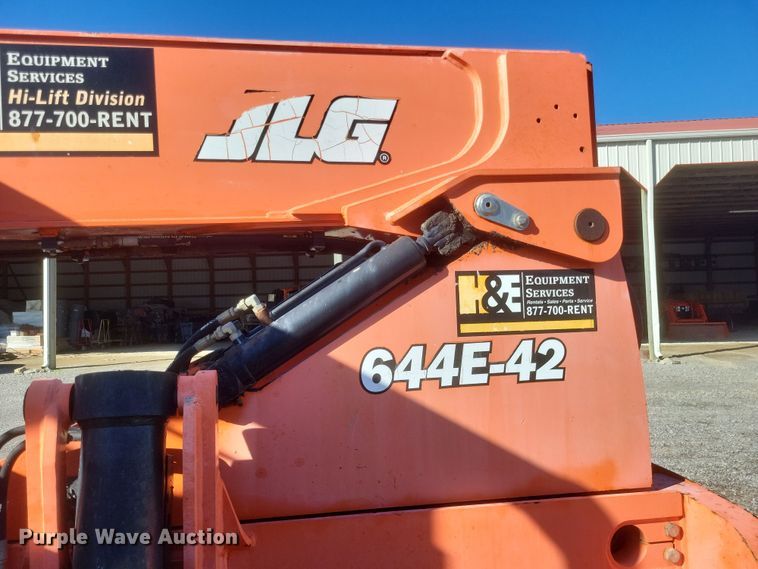 image for item DQ3697 2007 JLG 644E-42 telehandler