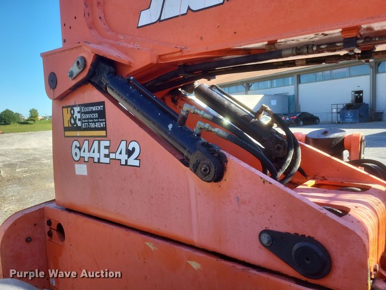 image for item DQ3697 2007 JLG 644E-42 telehandler