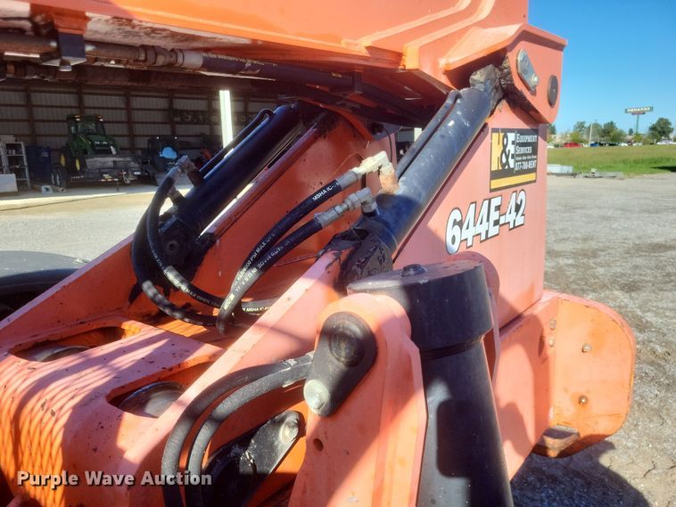 image for item DQ3697 2007 JLG 644E-42 telehandler