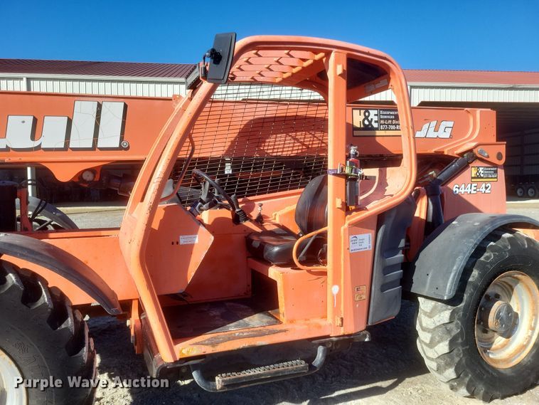 image for item DQ3697 2007 JLG 644E-42 telehandler