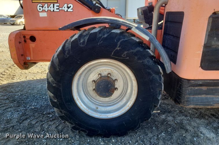 image for item DQ3697 2007 JLG 644E-42 telehandler