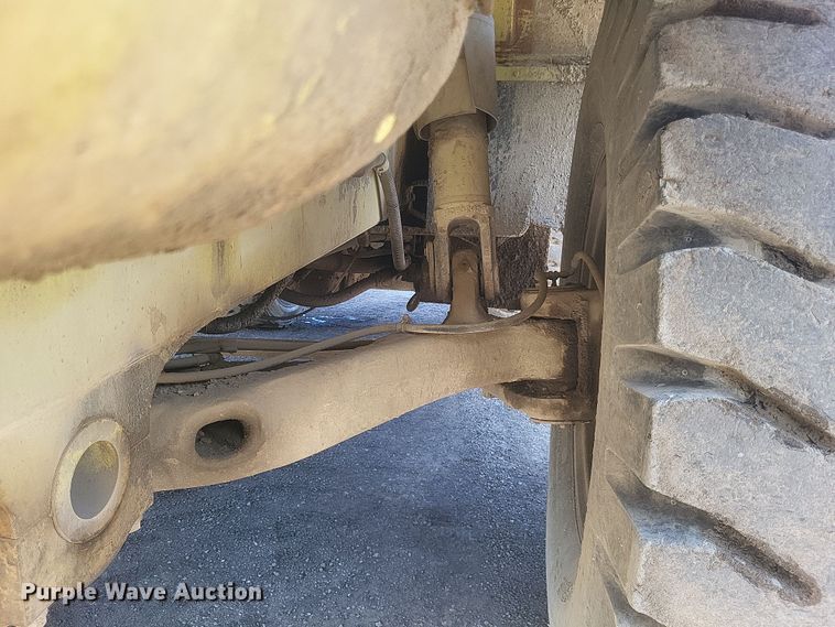 image for item DQ3703 1989 Euclid 324 T.D. R35  haul truck