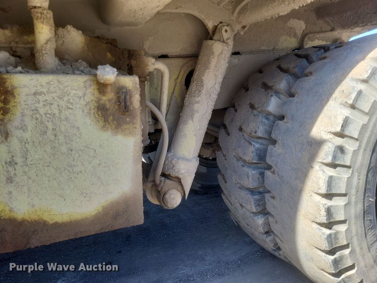 image for item DQ3703 1989 Euclid 324 T.D. R35  haul truck