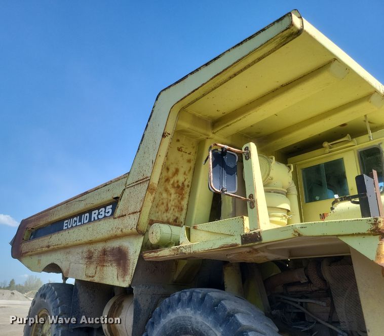 image for item DQ3703 1989 Euclid 324 T.D. R35  haul truck