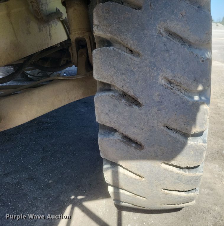 image for item DQ3703 1989 Euclid 324 T.D. R35  haul truck