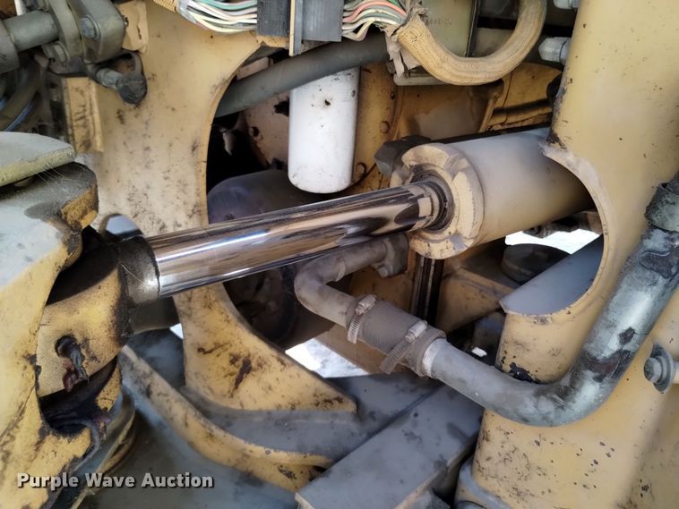 image for item DQ6178 1999 Caterpillar 950G wheel loader