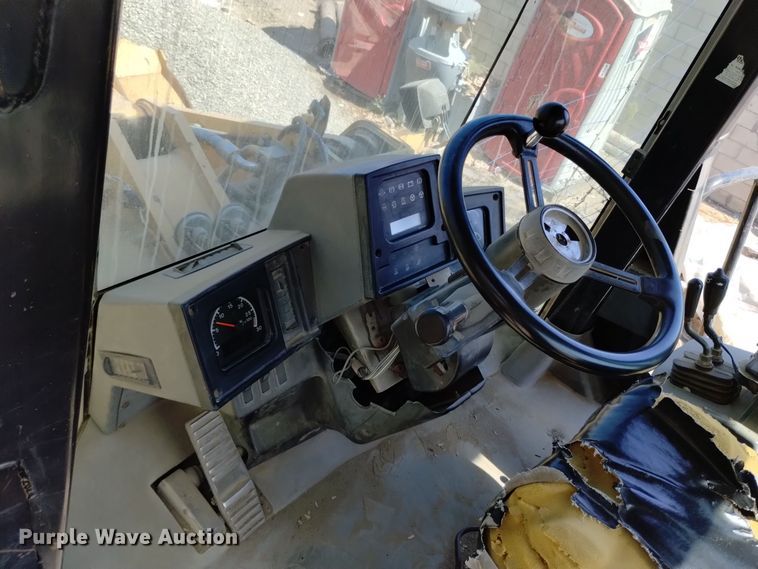 image for item DQ6178 1999 Caterpillar 950G wheel loader