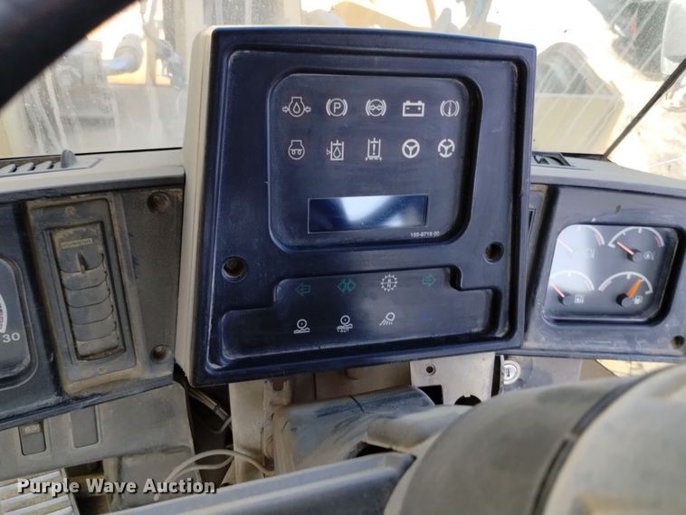 image for item DQ6178 1999 Caterpillar 950G wheel loader