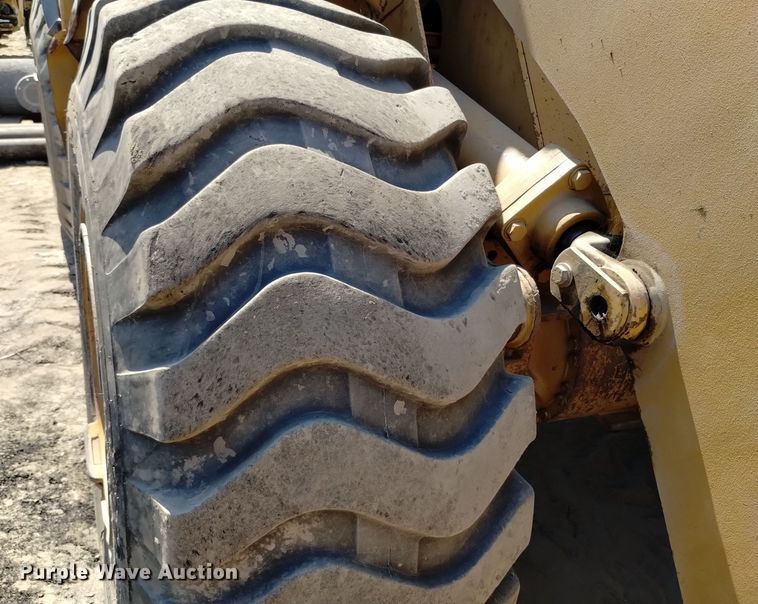 image for item DQ6178 1999 Caterpillar 950G wheel loader