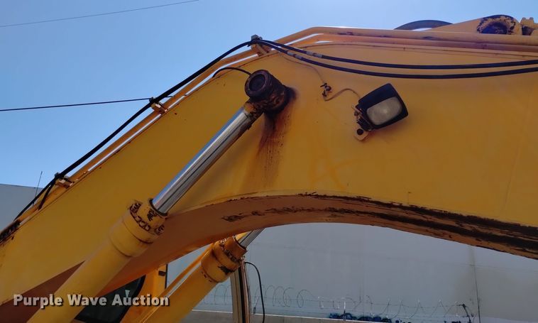 image for item DQ6179 2005 Hyundai  210LC excavator