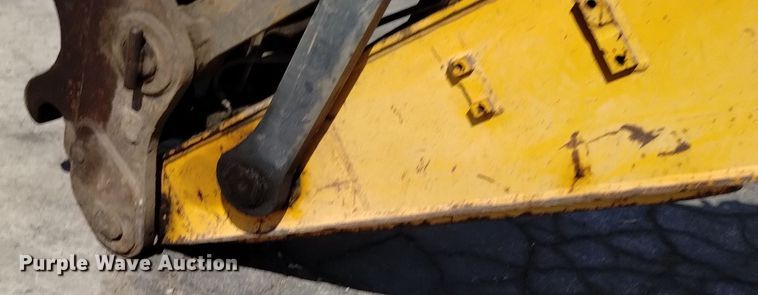 image for item DQ6179 2005 Hyundai  210LC excavator