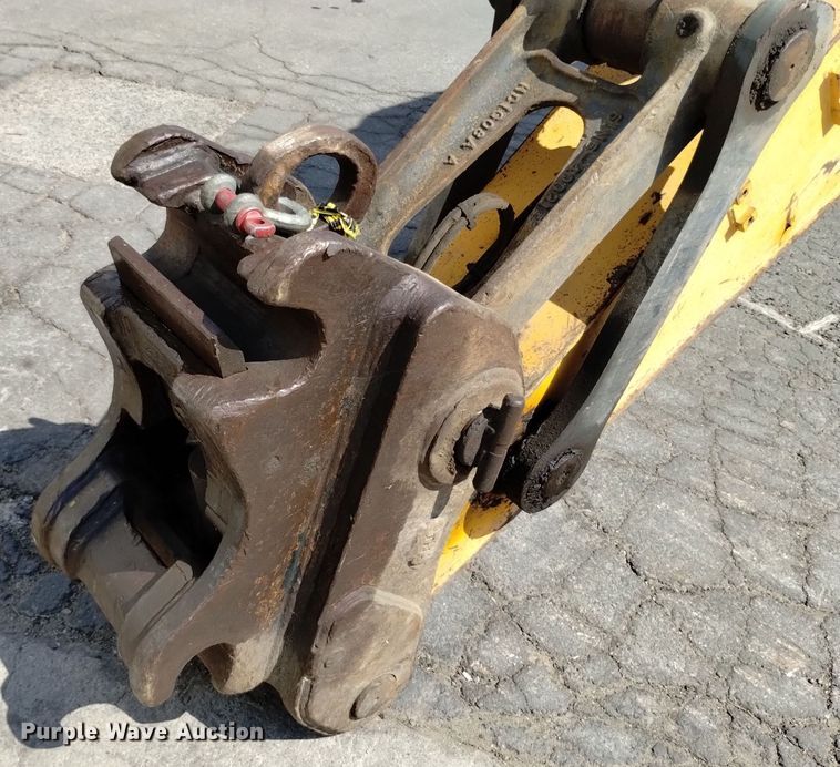 image for item DQ6179 2005 Hyundai  210LC excavator