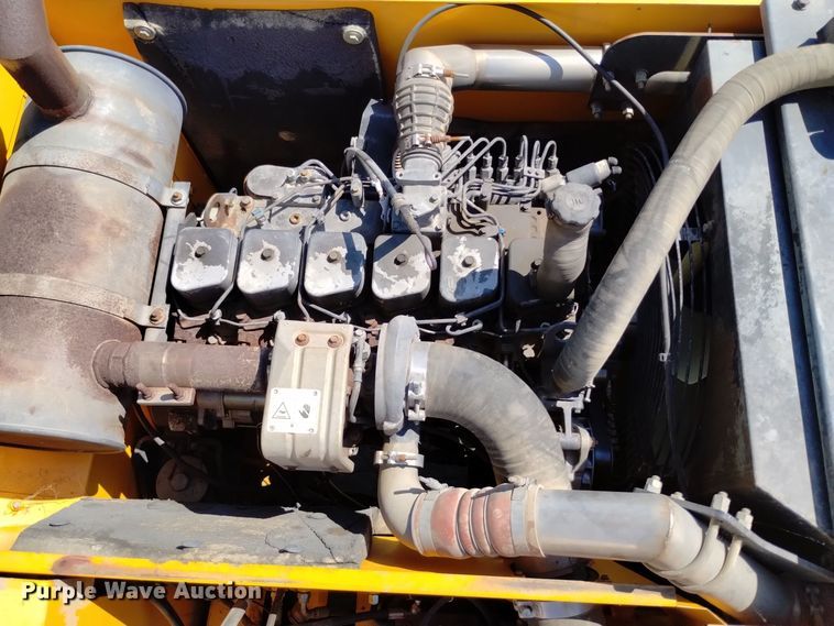 image for item DQ6179 2005 Hyundai  210LC excavator