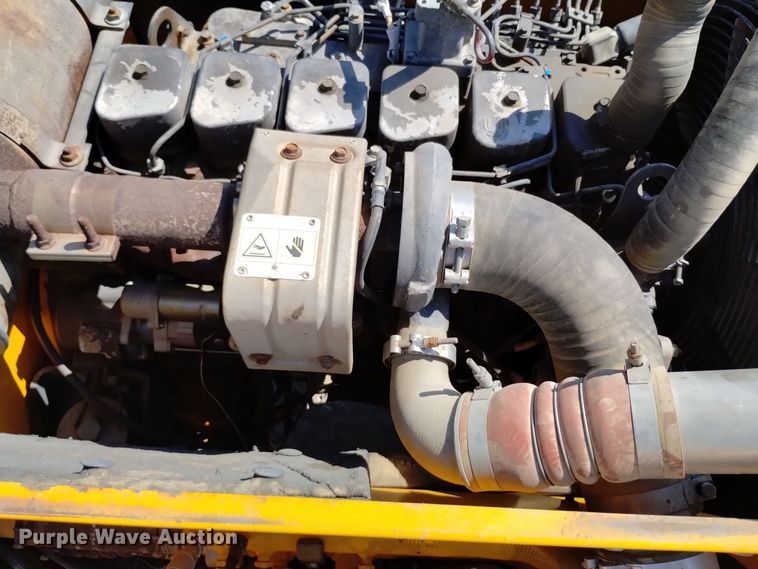 image for item DQ6179 2005 Hyundai  210LC excavator