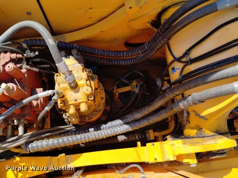 image for item DQ6179 2005 Hyundai  210LC excavator