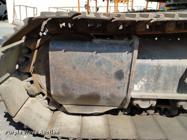 image for item DQ6179 2005 Hyundai  210LC excavator