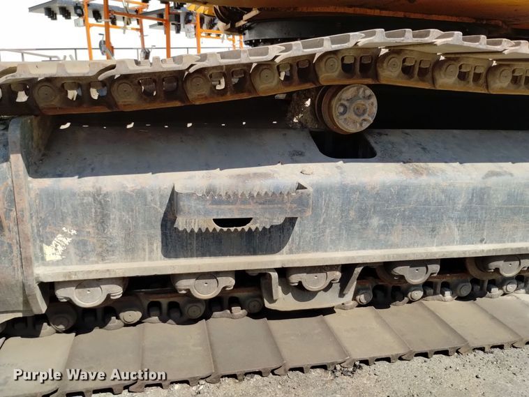 image for item DQ6179 2005 Hyundai  210LC excavator