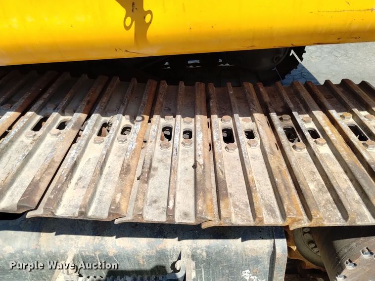 image for item DQ6179 2005 Hyundai  210LC excavator