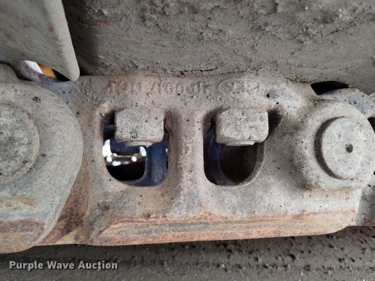 image for item DQ6179 2005 Hyundai  210LC excavator