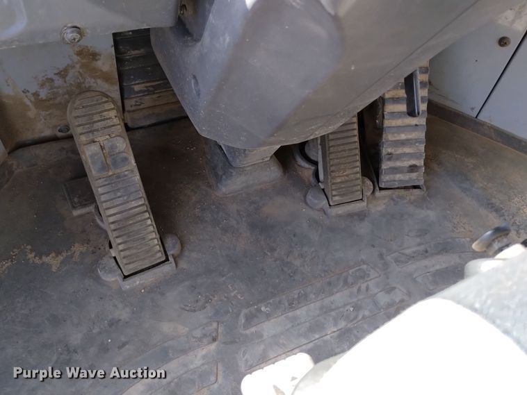 image for item DQ6181 2011 Komatsu WA470-6 wheel loader