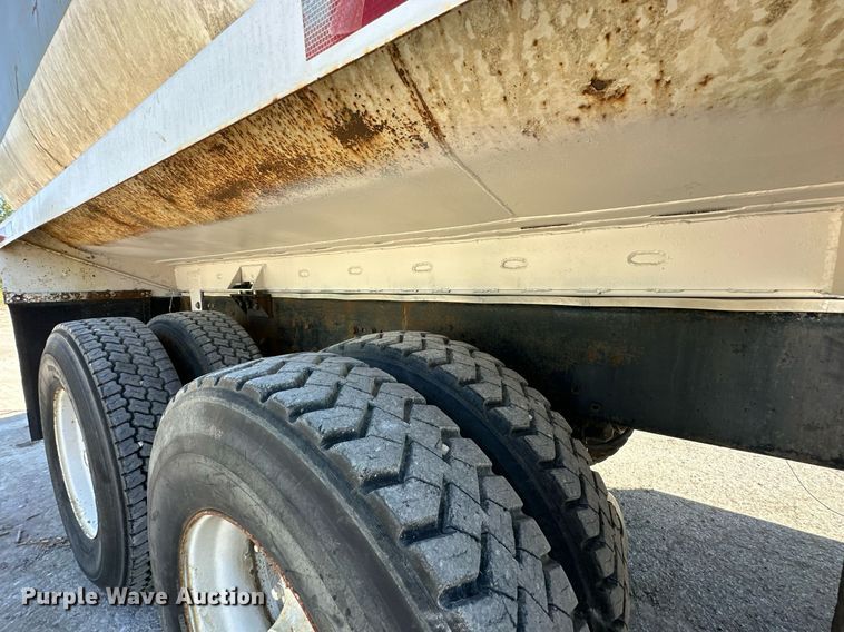 image for item DR2586 1984 Mack DMM6856 water truck