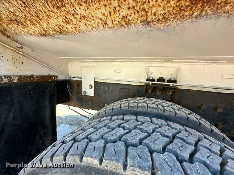 image for item DR2586 1984 Mack DMM6856 water truck