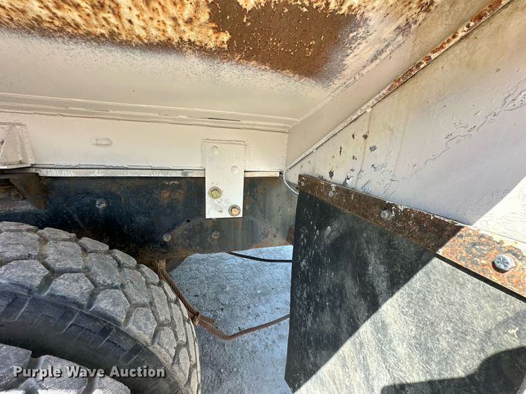 image for item DR2586 1984 Mack DMM6856 water truck