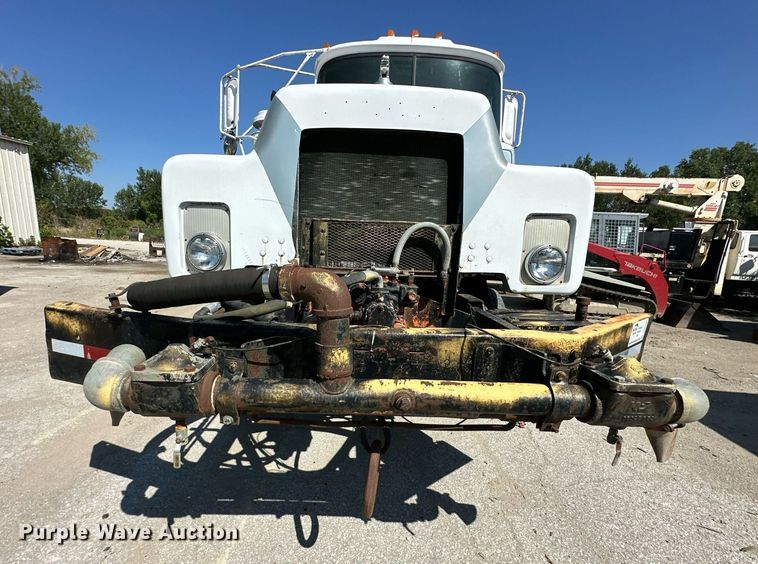 image for item DR2586 1984 Mack DMM6856 water truck