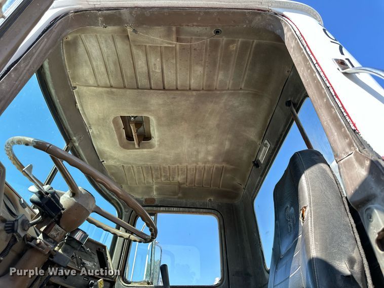 image for item DR2586 1984 Mack DMM6856 water truck