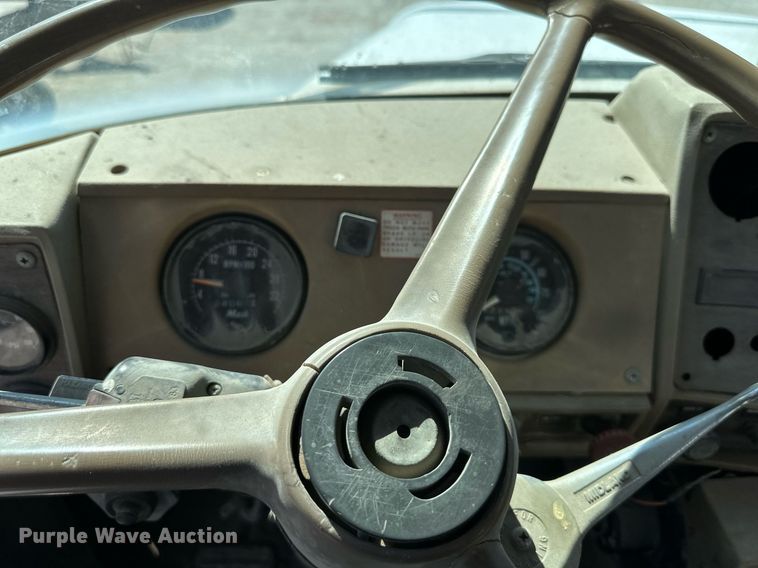 image for item DR2586 1984 Mack DMM6856 water truck